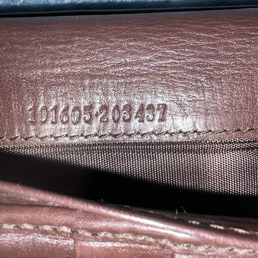 Vintage Gucci Smooth Leather Long Wallet Unique Clasp Made in Italy GG - Picture 15 of 16